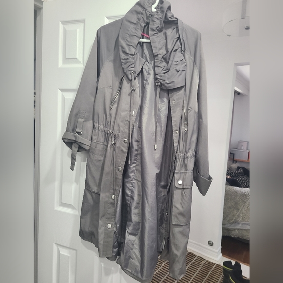Spring Rain Jacket - Picture 2 of 2